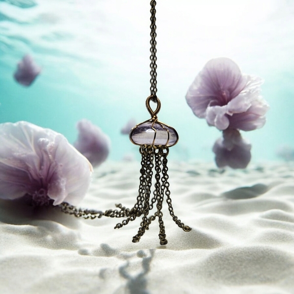 Jellyfish Necklace on 31" welded chain, gold plated steel - Picture 2 of 7